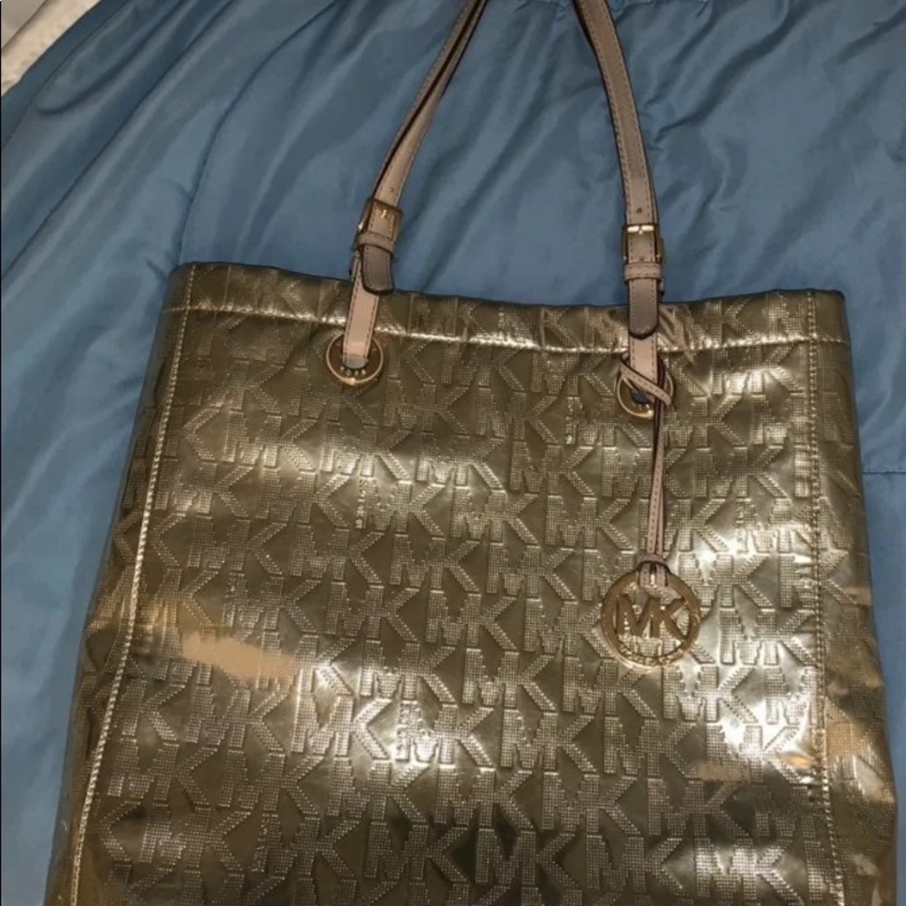 Michael Kors Jet Set metallic tote